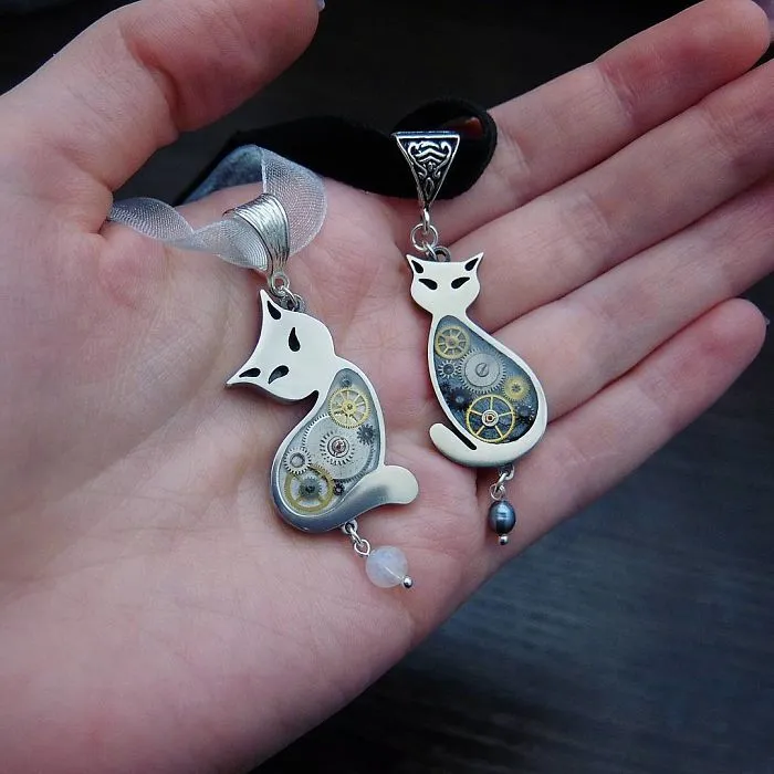 This Ukrainian Artist Creates Animal-Inspired Steampunk Jewelry
