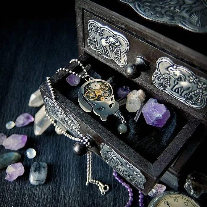 This Ukrainian Artist Creates Animal-Inspired Steampunk Jewelry