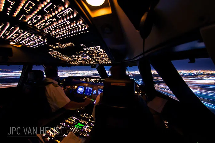 Este piloto de 747 saca increíbles fotos desde la cabina, demostrando que los pilotos tienen las oficinas con mejores vistas del mundo