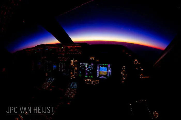 Este piloto de 747 saca increíbles fotos desde la cabina, demostrando que los pilotos tienen las oficinas con mejores vistas del mundo