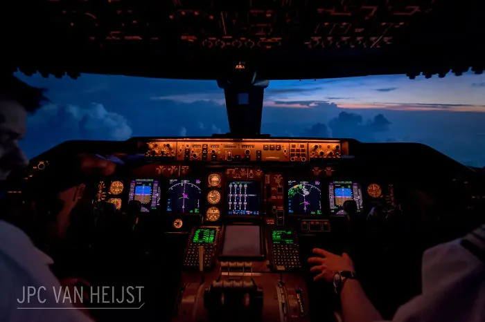 Este piloto de 747 saca increíbles fotos desde la cabina, demostrando que los pilotos tienen las oficinas con mejores vistas del mundo