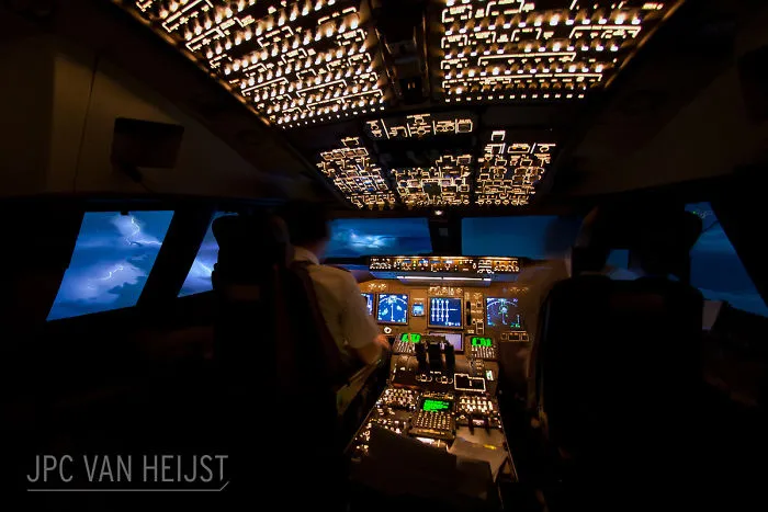 Este piloto de 747 saca increíbles fotos desde la cabina, demostrando que los pilotos tienen las oficinas con mejores vistas del mundo