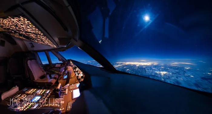 Este piloto de 747 saca increíbles fotos desde la cabina, demostrando que los pilotos tienen las oficinas con mejores vistas del mundo
