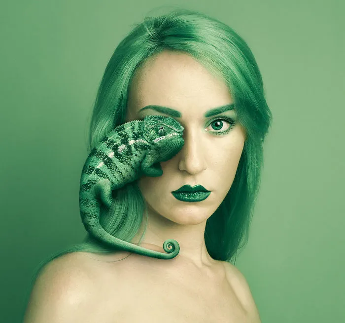 I Become One With Animals By Replacing My Eye With Theirs