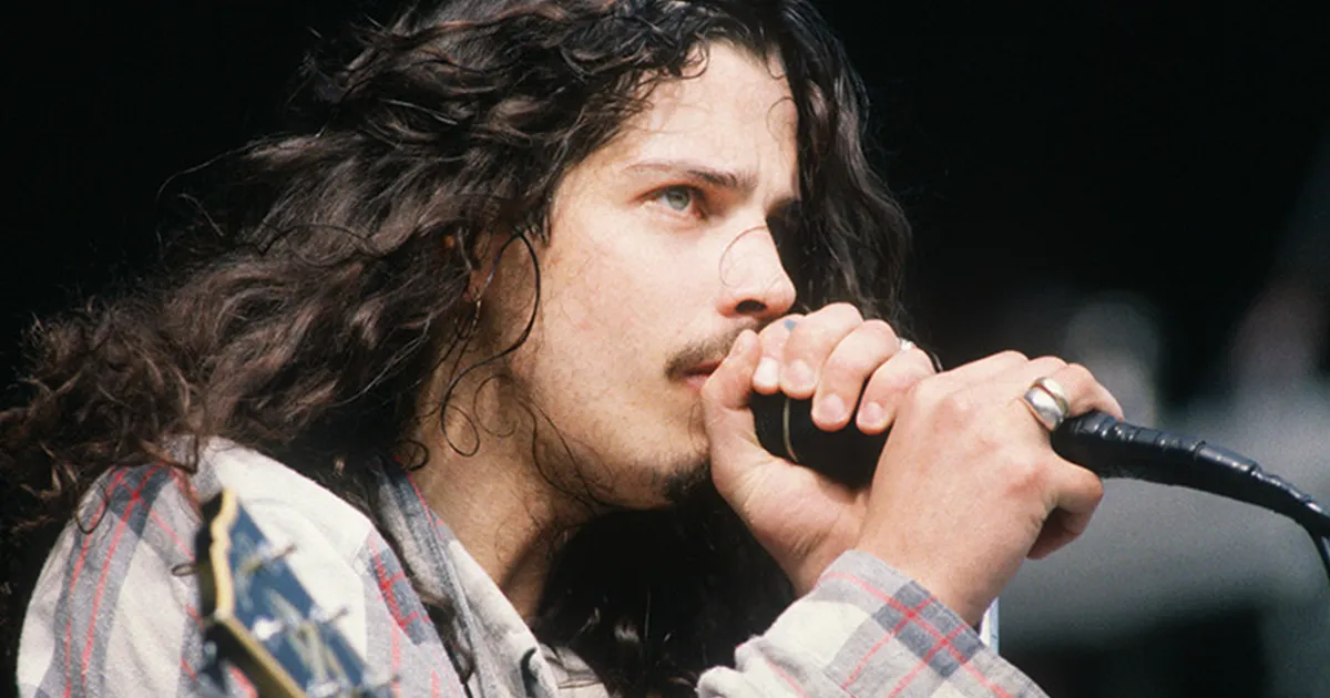 Alguien ha aislado la voz de Chris Cornell cantando "Black Hole Sun", y tienes que oirlo