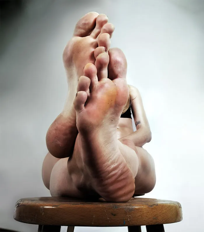 Esta serie de fotos NSFW exploran la belleza corporal femenina desde una perspectiva nunca vista