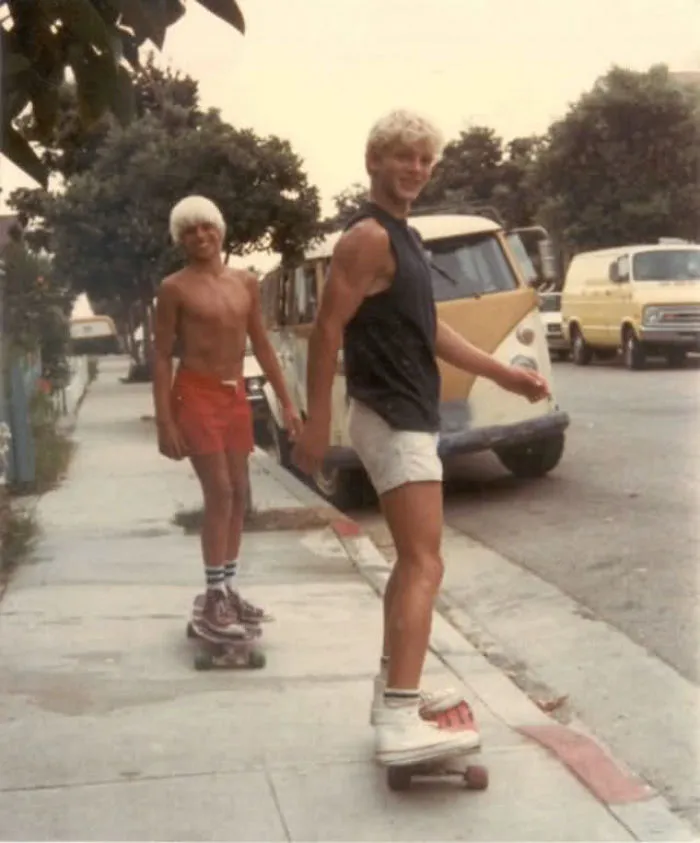 1970s Pics Of Men's Shorts Show A Forgotten Fashion Trend That Made Men Cool