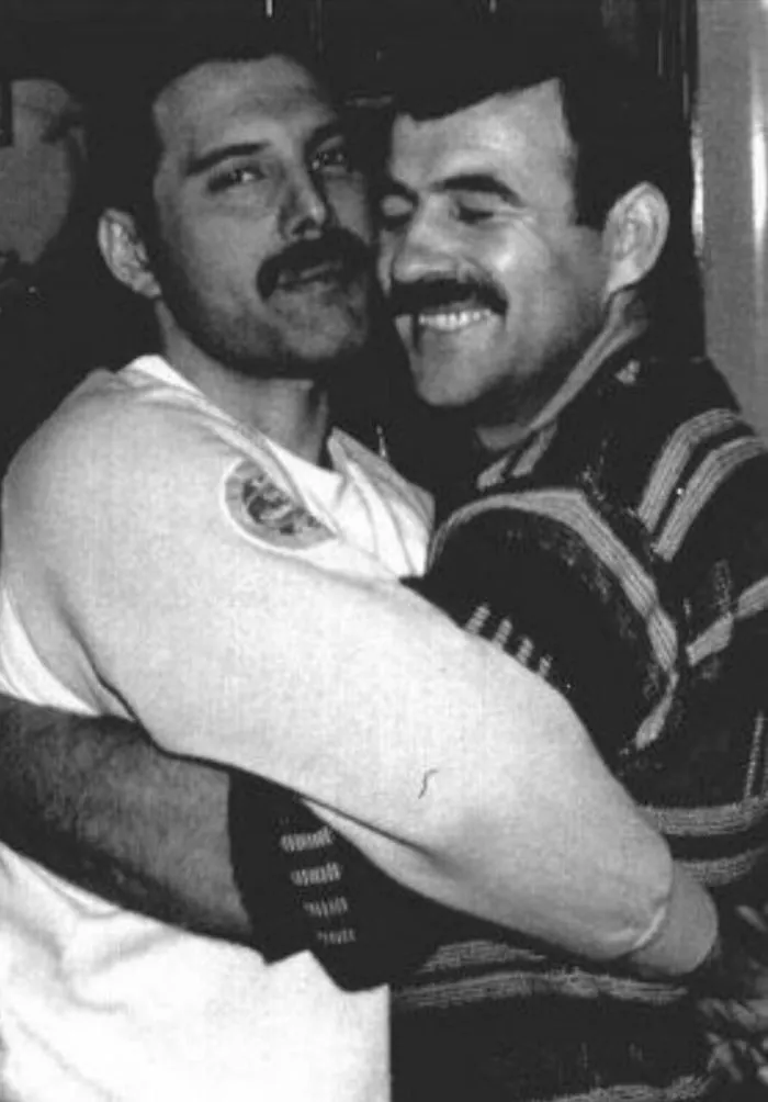 10+ Raras fotos de Freddie Mercury y su novio en los 80 que muestran su lado menos visto