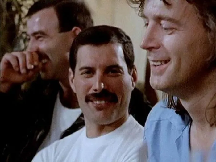 10+ Raras fotos de Freddie Mercury y su novio en los 80 que muestran su lado menos visto