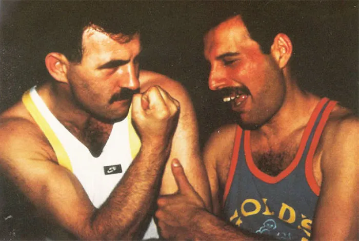 10+ Raras fotos de Freddie Mercury y su novio en los 80 que muestran su lado menos visto