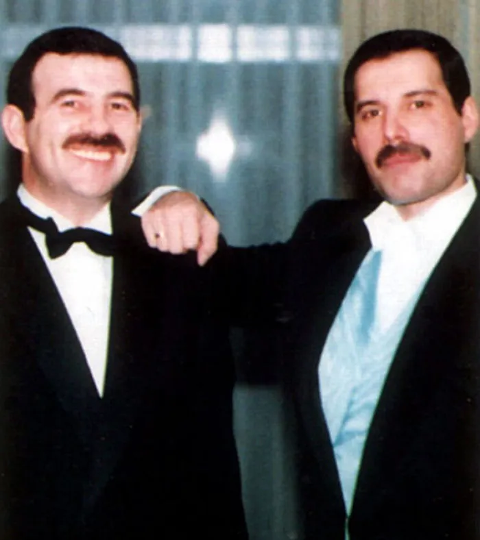 10+ Raras fotos de Freddie Mercury y su novio en los 80 que muestran su lado menos visto