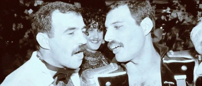 10+ Raras fotos de Freddie Mercury y su novio en los 80 que muestran su lado menos visto