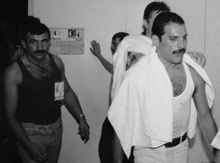 10+ Raras fotos de Freddie Mercury y su novio en los 80 que muestran su lado menos visto