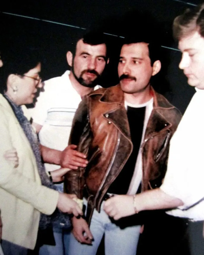 10+ Raras fotos de Freddie Mercury y su novio en los 80 que muestran su lado menos visto