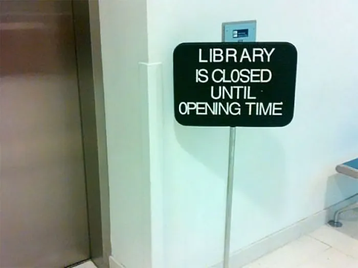 La biblioteca está cerrada hasta la hora de apertura