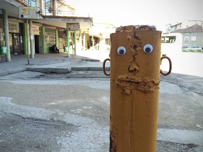 Someone In Bulgaria Is Putting Googly Eyes On Broken Street Objects, And It's Even Better Than Fixing Things