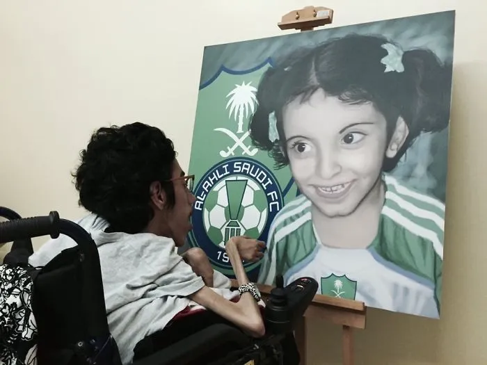 Artist Proves That Disability Is Not A Limit By Creating These Realistic Paintings