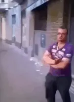 La papelera devuelve las patadas