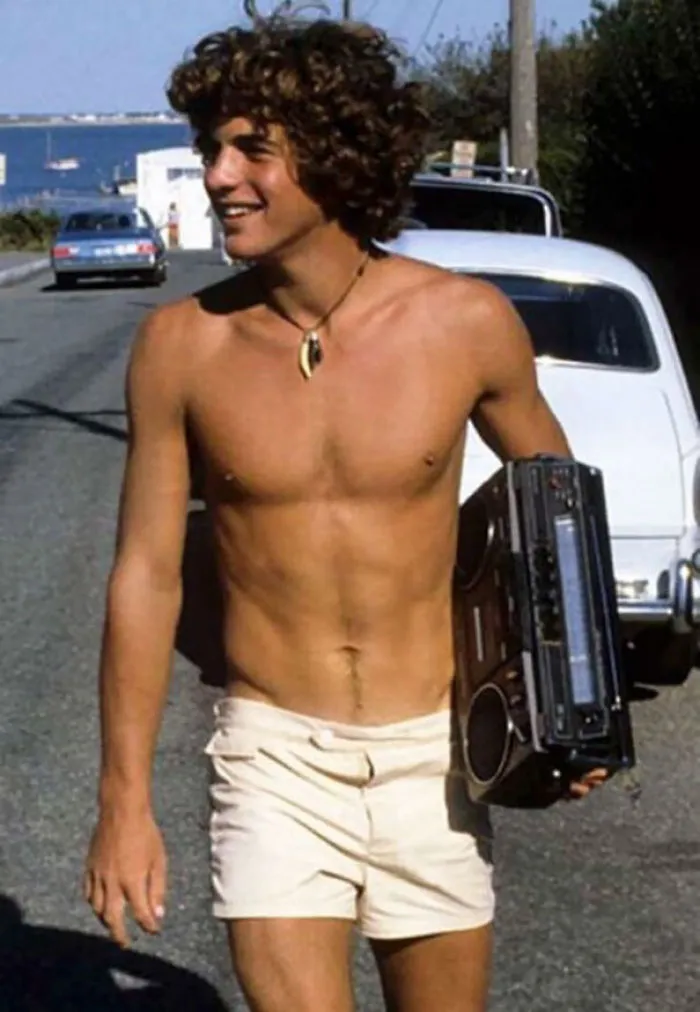 1970s Pics Of Men's Shorts Show A Forgotten Fashion Trend That Made Men Cool