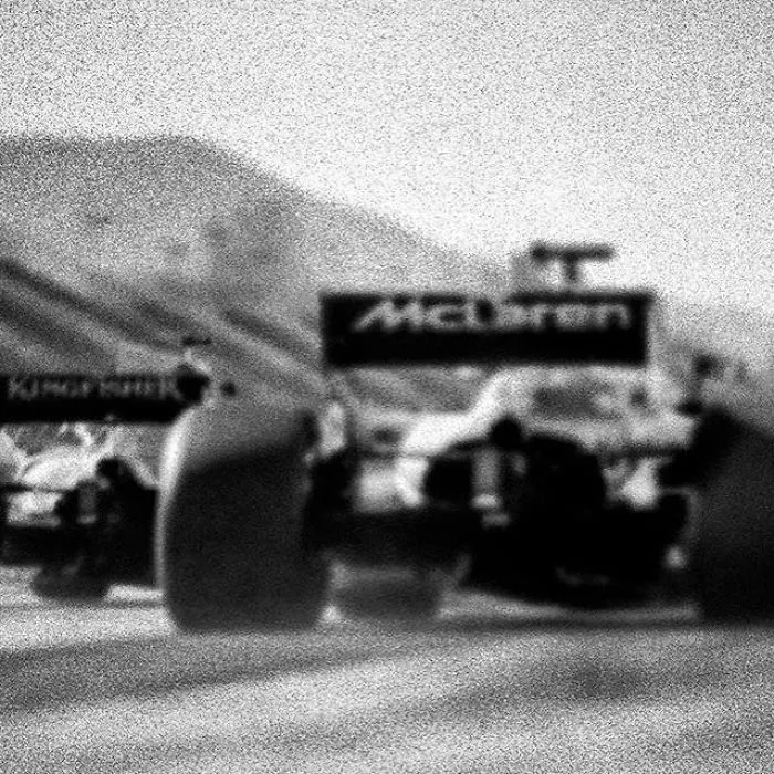 Photographer Shoots Formula 1 With 104-Year-Old Camera, And Here's The Result