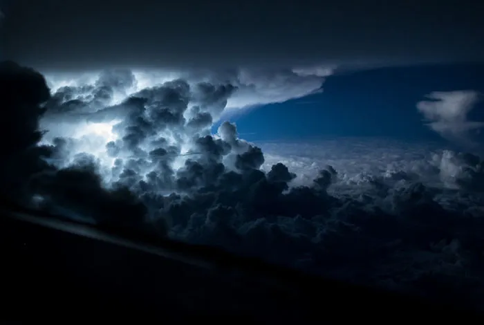 Tormenta sobre el Atlántico, al sur de Jamaica
