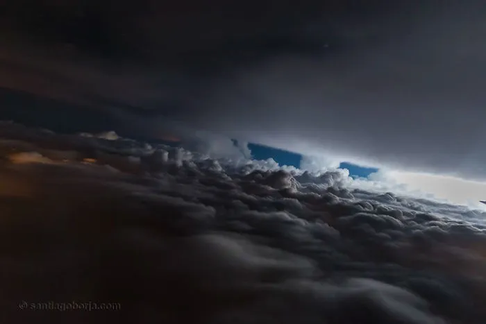 Atmósfera desconocida, Ecuador