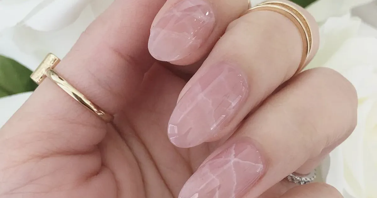 Las uñas de cuarzo son la última tendencia en belleza