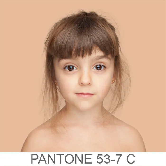 Esta fotógrafa intenta retratar cada tono de piel para un proyecto Pantone humano