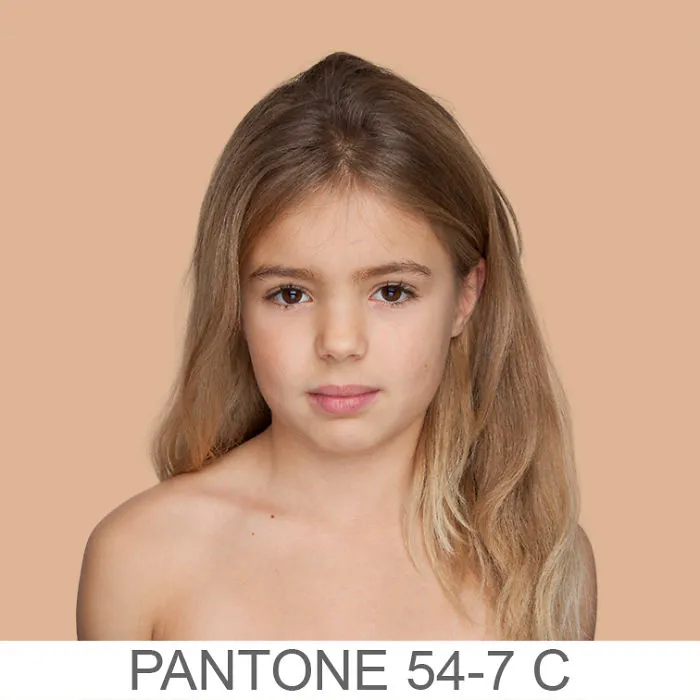 Esta fotógrafa intenta retratar cada tono de piel para un proyecto Pantone humano