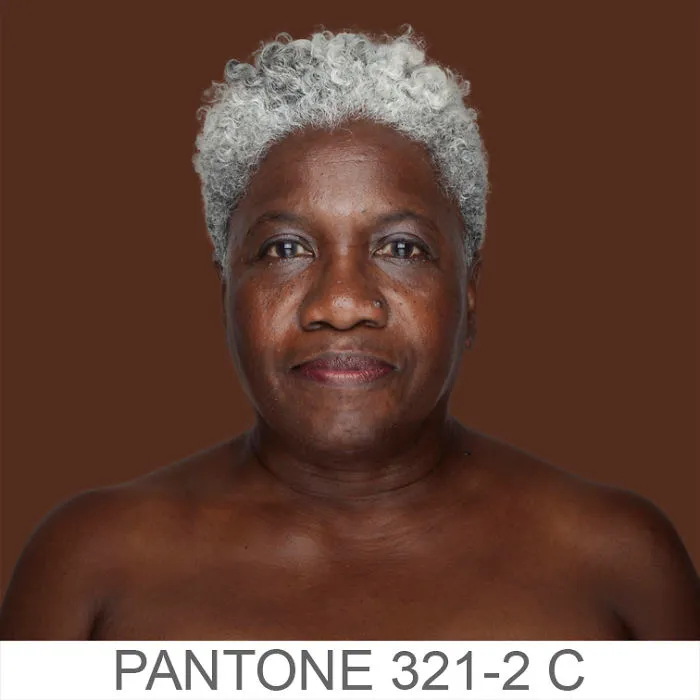 Esta fotógrafa intenta retratar cada tono de piel para un proyecto Pantone humano