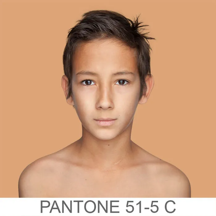 Esta fotógrafa intenta retratar cada tono de piel para un proyecto Pantone humano