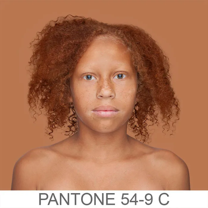 Esta fotógrafa intenta retratar cada tono de piel para un proyecto Pantone humano