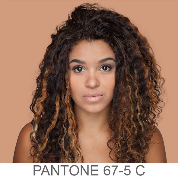 Esta fotógrafa intenta retratar cada tono de piel para un proyecto Pantone humano