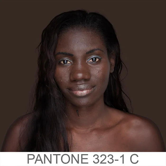 Esta fotógrafa intenta retratar cada tono de piel para un proyecto Pantone humano