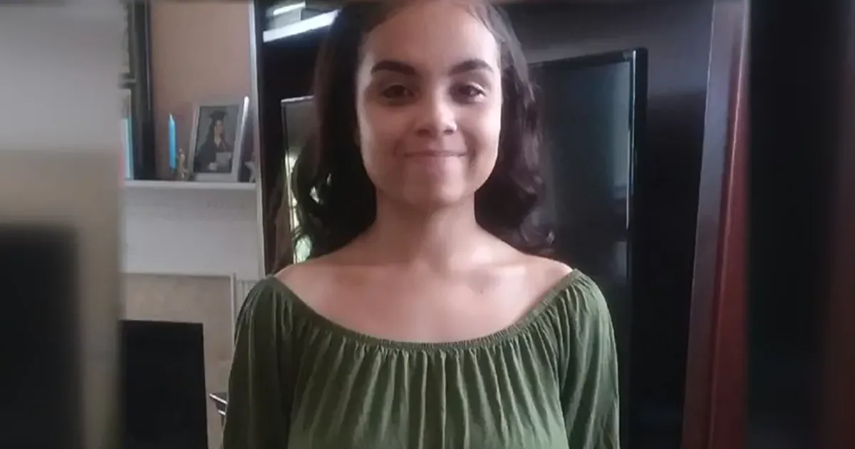 Esta estudiante de honor fue suspendida, expulsada de su graduación y casi arrestada por llevar esta camiseta