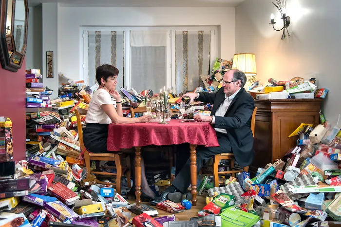 After 4 Years Of Not Throwing Away His Trash This Photographer Created A Powerful Photo Series