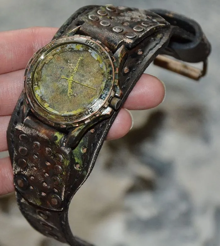 25 Frightening Leather Watches, Iphone Covers And Other Handmade Accessories You’ll Be Marveled With