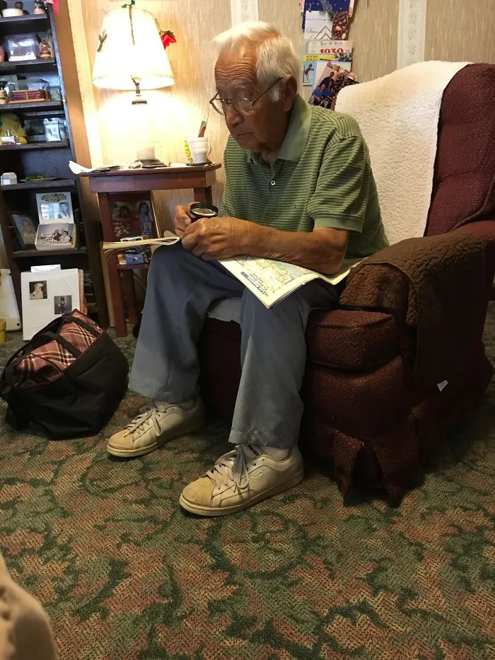Casados por 62 años. Pero mi abuelo todavía saca el Atlas de las carreteras para demostrar que mi abuela no tiene razón