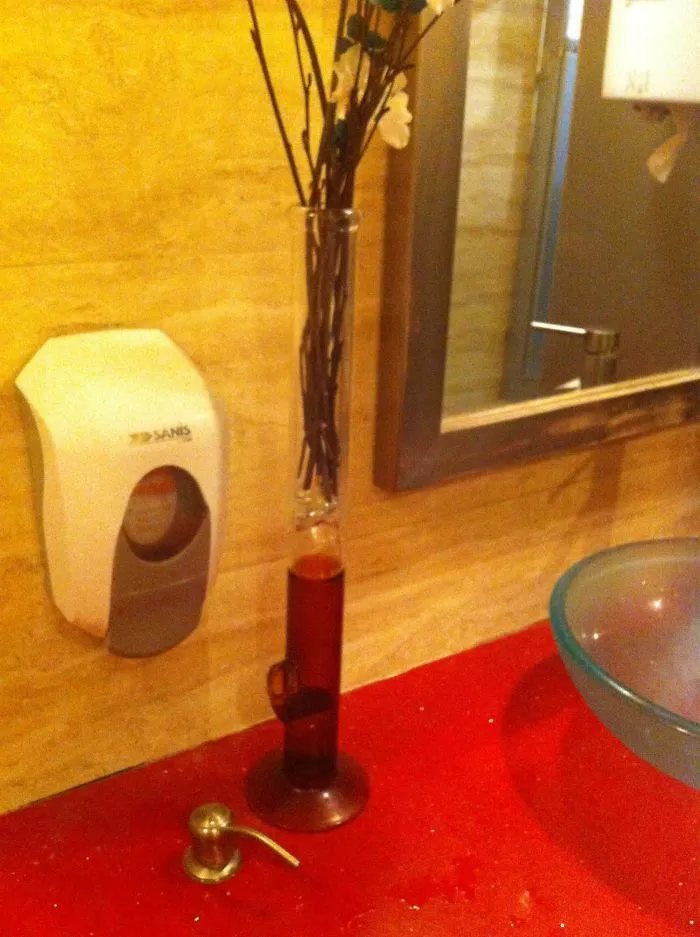 Me encontré esto en el baño de un restaurante chino