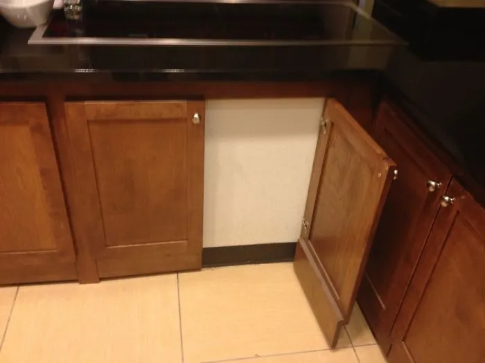 El armarito más inútil de todo el hotel