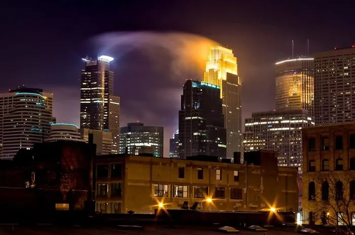 Parece que uno de los edificios está absorbiendo la energía del otro