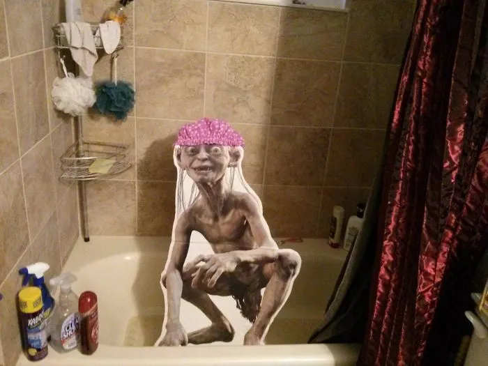 Encontré esta silueta de Gollum. Vivo con 2 personas, va a ser divertido