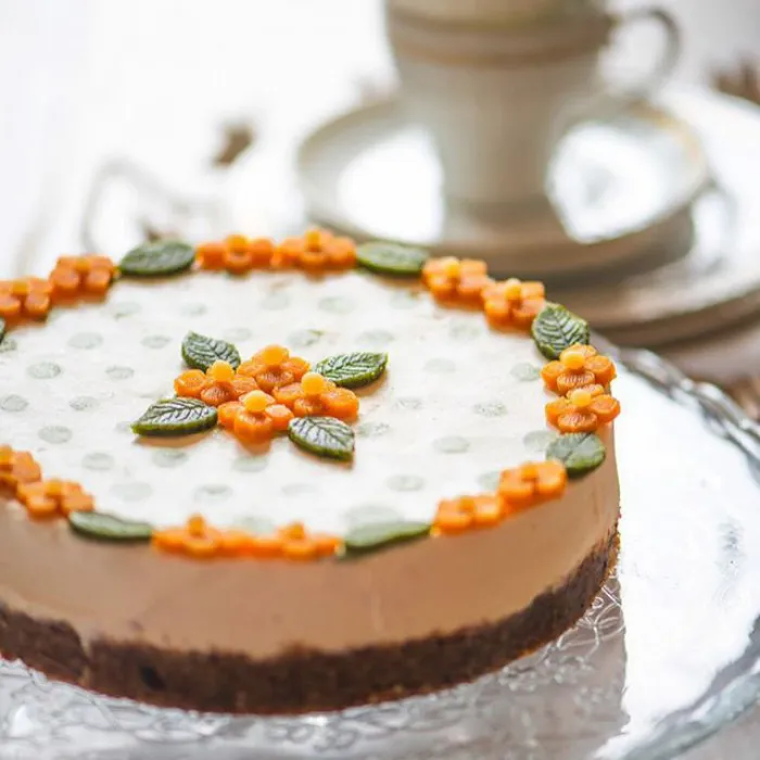 This German Confectioner Makes The Most Beautiful Raw Vegan Cakes Ever
