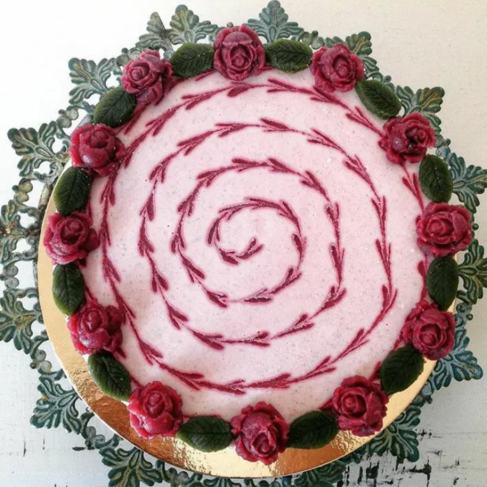 This German Confectioner Makes The Most Beautiful Raw Vegan Cakes Ever