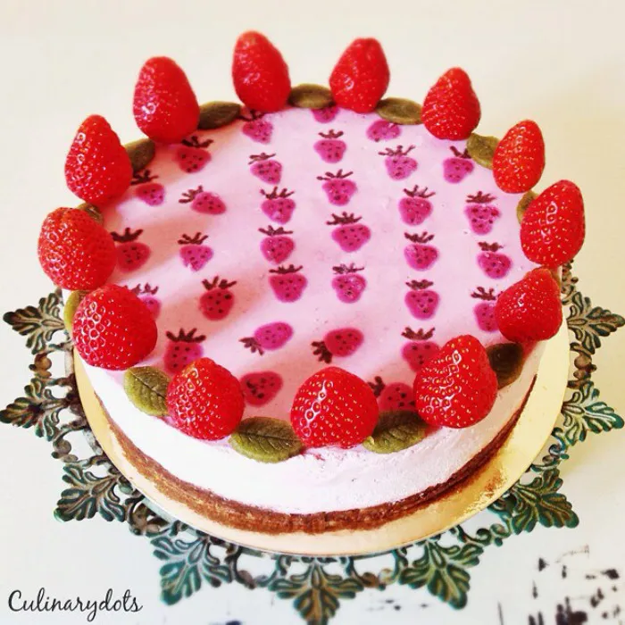This German Confectioner Makes The Most Beautiful Raw Vegan Cakes Ever