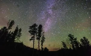 I Shot A Time Lapse Of The Milky Way And Ended Up Capturing A Meteor Exploding In Our Atmosphere