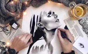 I Draw Realistic Portraits With Coloured Pencils
