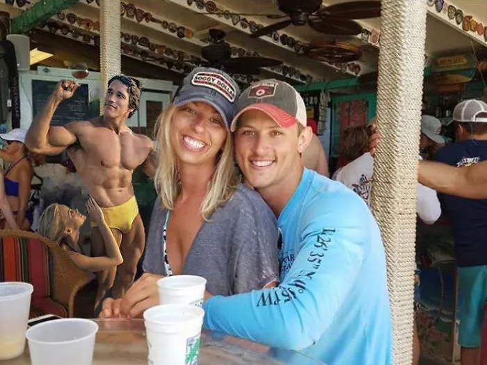 Couple Asks The Internet For Help Photoshopping A Shirtless Guy Out Of A Pic, The Internet Does Its Thing (40 Pics)