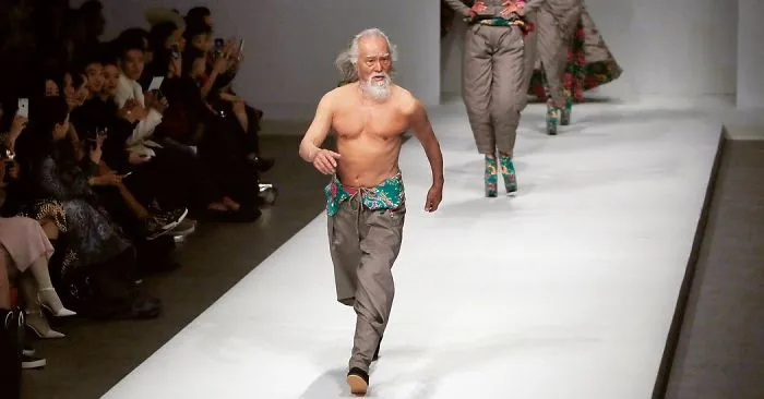 Model At Age 81, Chinese Proves That It Is Never Late To Do What She Loves