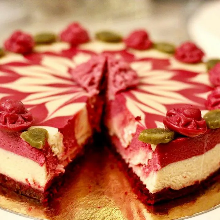 This German Confectioner Makes The Most Beautiful Raw Vegan Cakes Ever